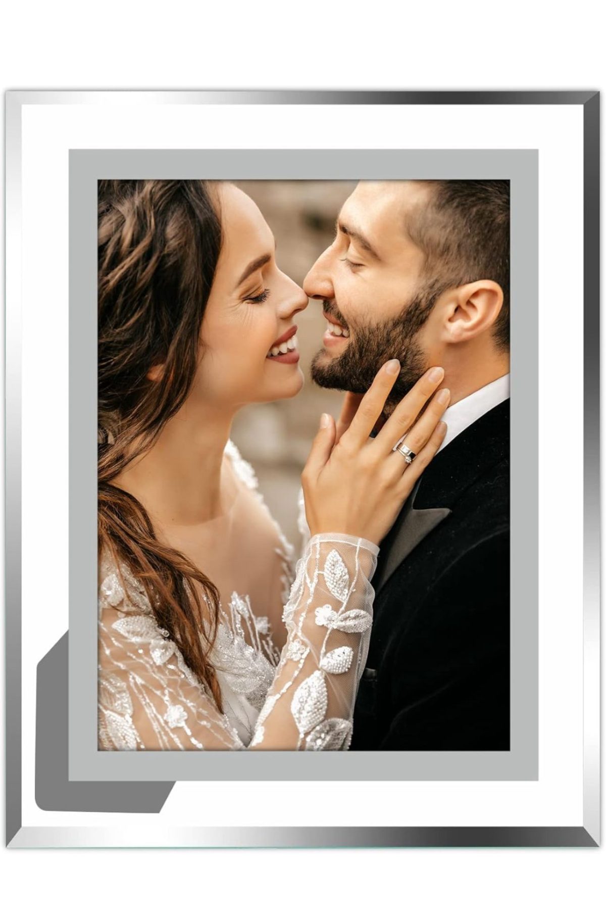 fee42d42-55c9-41cc-8f6c-b150d9fdb3fc Cornice Fotografica Elegante 23x18 cm – Stile Moderno - immagine 1